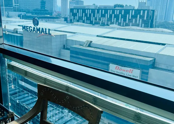 Spacious 1br Steps To Megamall Ortigas View