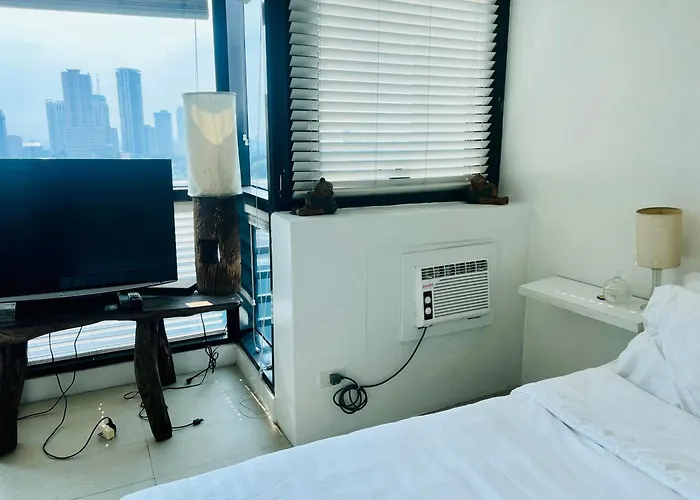 Spacious 1br Steps To Megamall Ortigas View